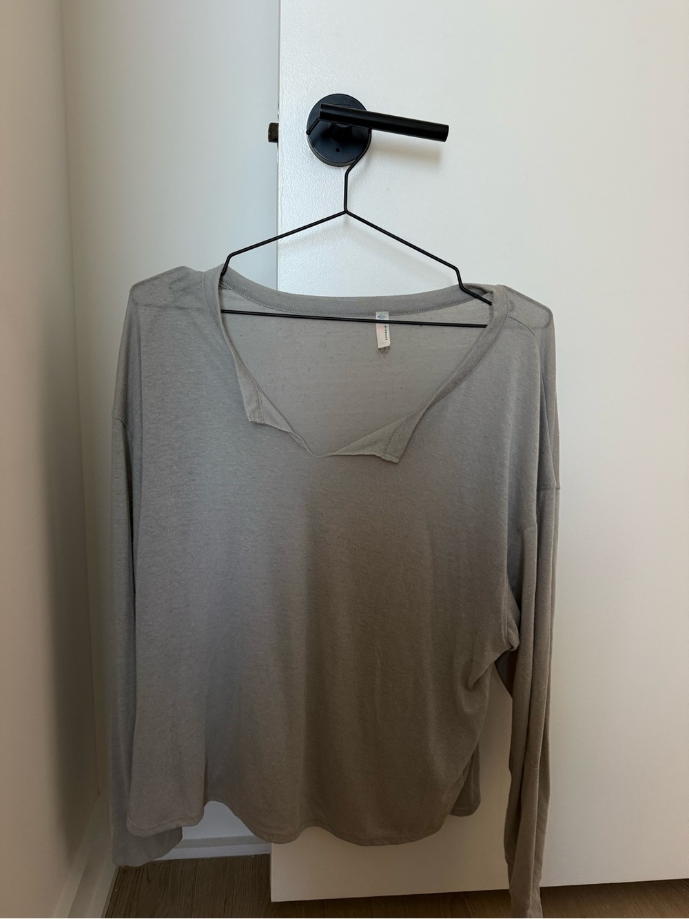 Free People Relaxed V-Neck Long Sleeve Top - Light Gray